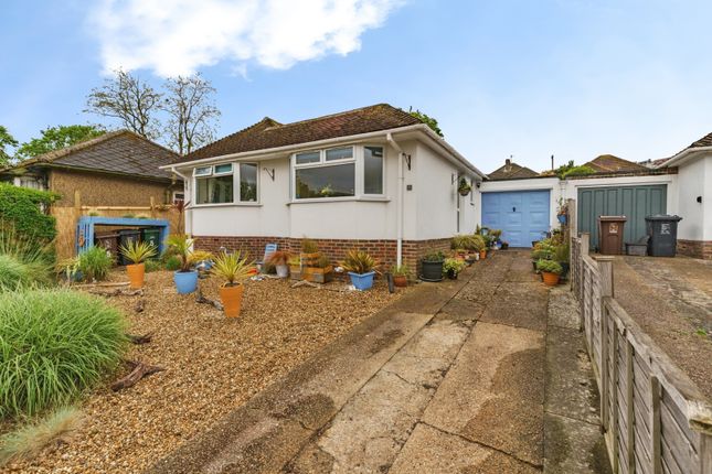 3 bed property, in Ridgewood Avenue, £500,000
