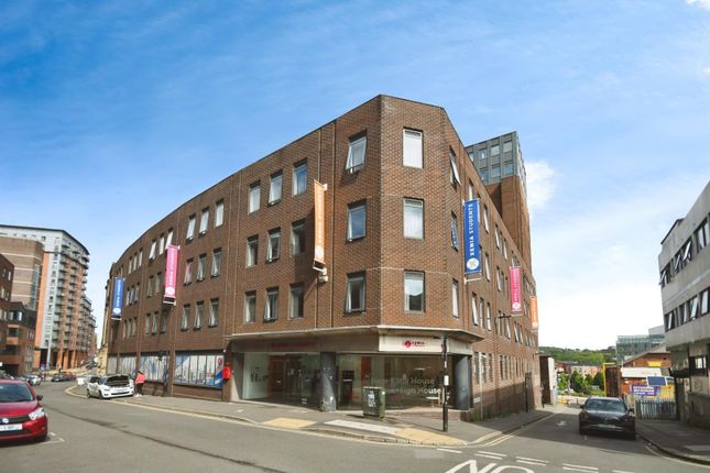 1 bed property, in Sovereign House, £40,000