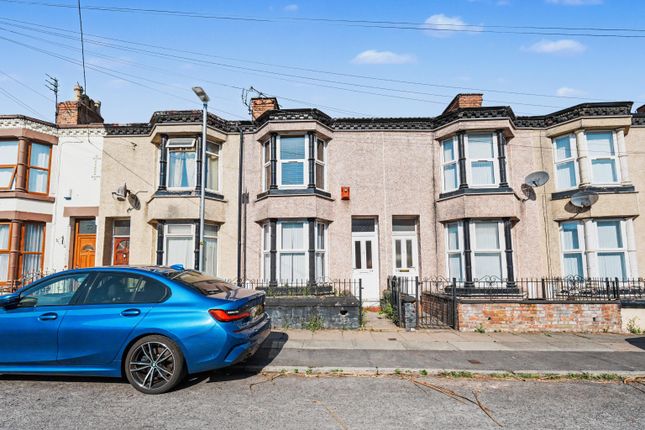 2 bed property, in Dryden Street, £45,000