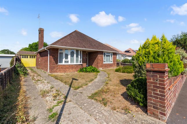 3 bed property, in Frobisher Close, £450,000