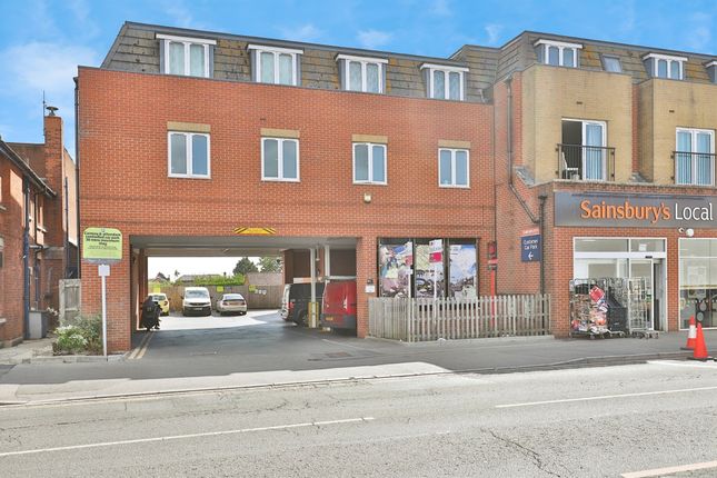 2 bed property, in Wimborne Road, £150,000