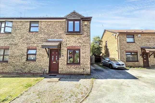 2 bed property, in Wentworth Road, £145,000