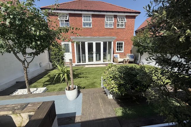 4 bed property, in Golden Spire, £595,000