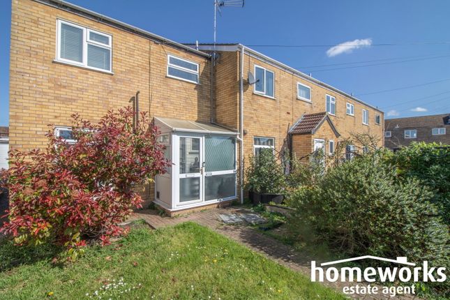 3 bed property, in Kevin Walk, £220,000