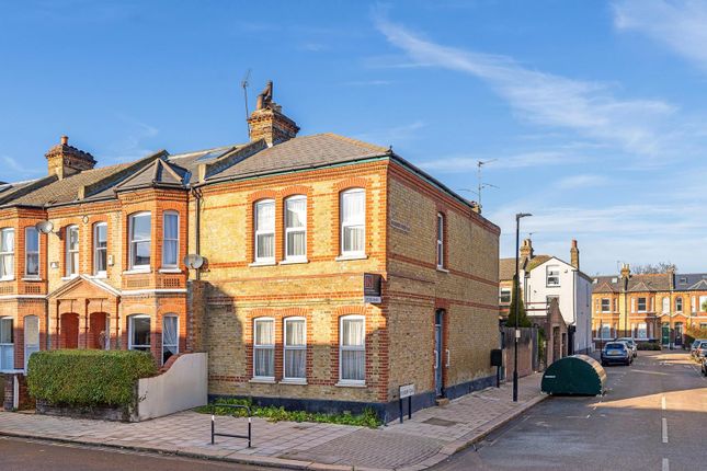 3 bed property, in Thornbury Road SW2, £650,000