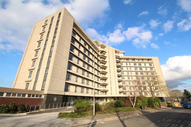 2 bed property, in Flat 5, £70,000