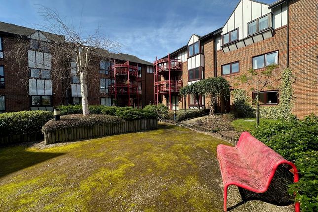 3 bed property, in 17 Caversham Wharf, £250,000