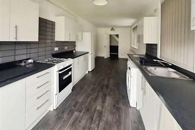 3 bed property, in Dover Road, £235,000
