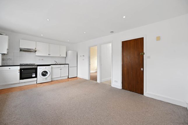 1 bed property, in Eastdown Park, £185,000
