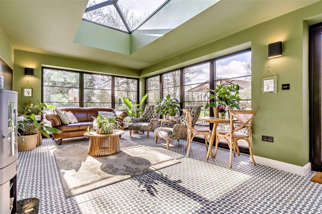 4 bed property, in Newton Road, £795,000