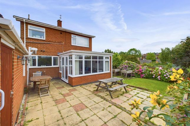 3 bed property, in Kenia Close, £260,000