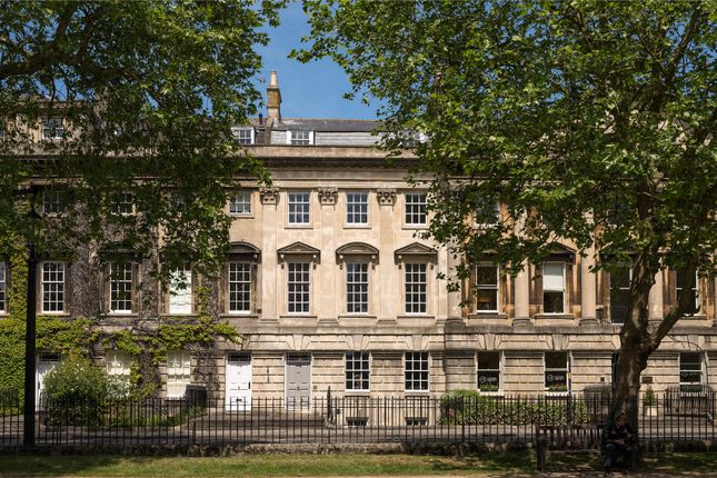 6 bed property, in Queen Square, £3,695,000