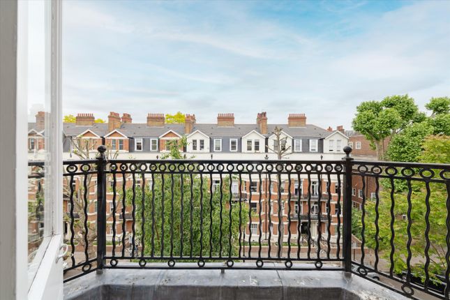 3 bed property, in Wymering Mansions, £650,000
