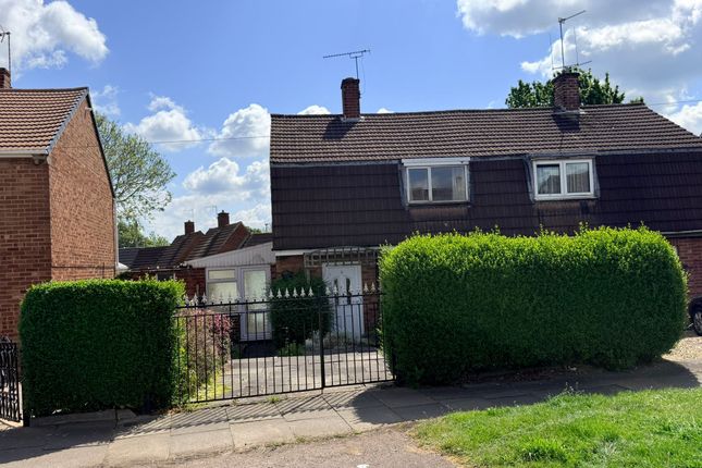 2 bed property, in Garnett Crescent, £125,000