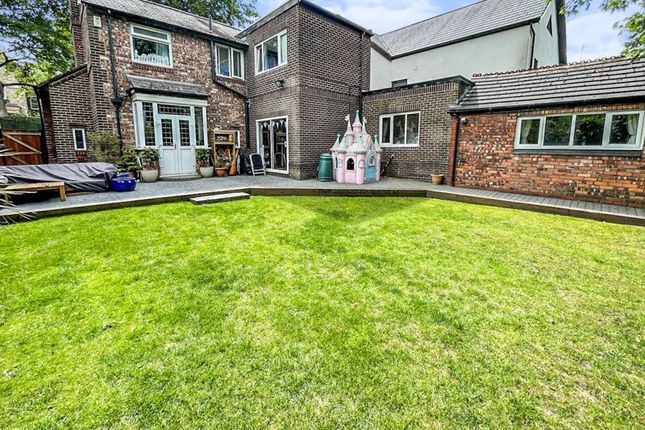 5 bed property, in Park Lane, £775,000