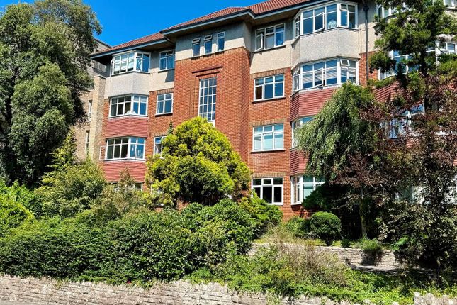 2 bed property, in Fernbank St Stephens Road, £200,000