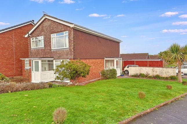 2 bed property, in Gibson Road Hookhills Paignton, £199,950