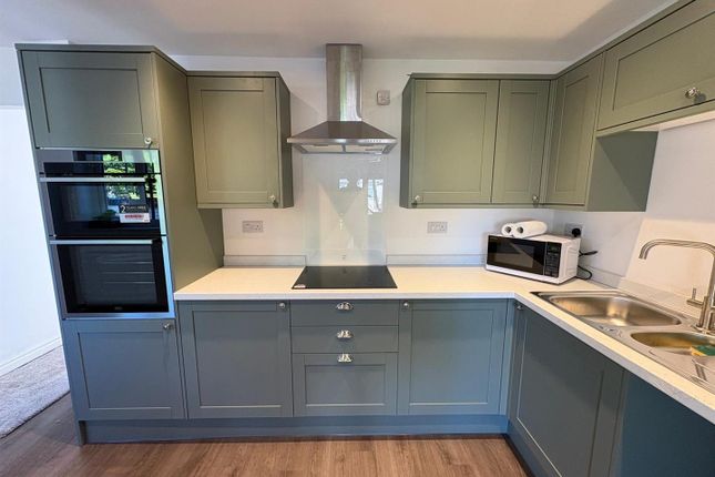 3 bed property, in Kencot Walk, £299,995