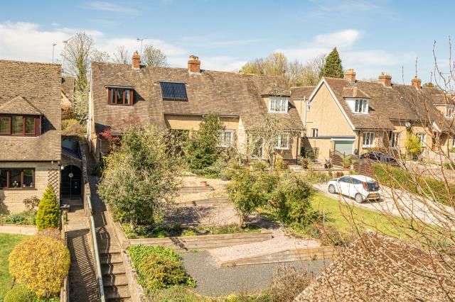 3 bed property, in The Drive, £485,000