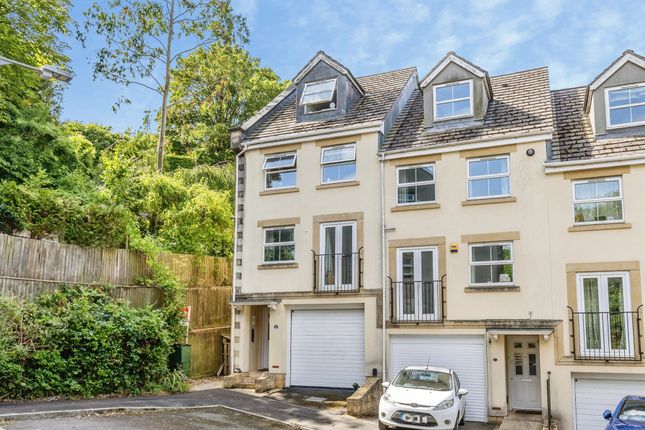 4 bed property, in Blaisedell View, £400,000