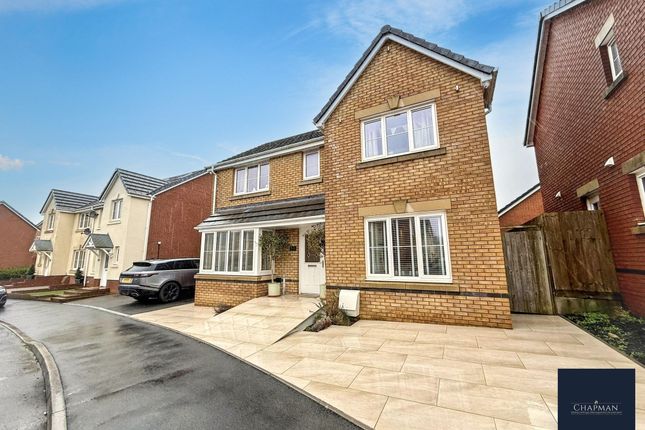 4 bed property, in Worcester Court, £375,000