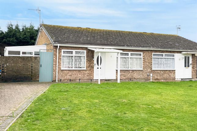 2 bed property, in Swanley Close, £300,000