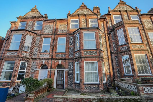 1 bed property, in Alfred Road, £80,000