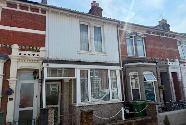 3 bed property, in Bramshott Road, £210,000