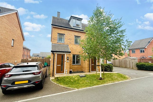3 bed property, in Discovery Drive, £450,000