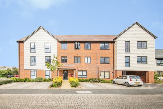 2 bed property, in Mimas Way, £160,000
