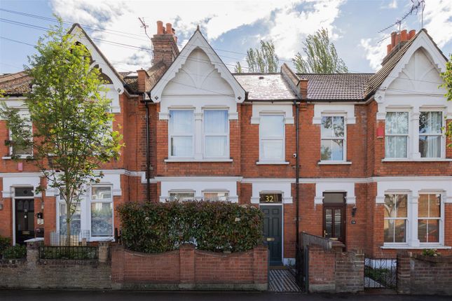 3 bed property, in Haldan Road, £800,000