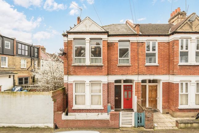 2 bed property, in Totterdown Street, £475,000