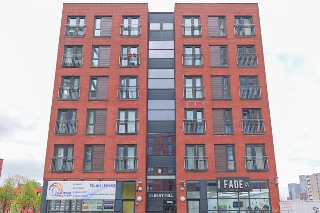 1 bed property, in Oldfield Road, £136,000