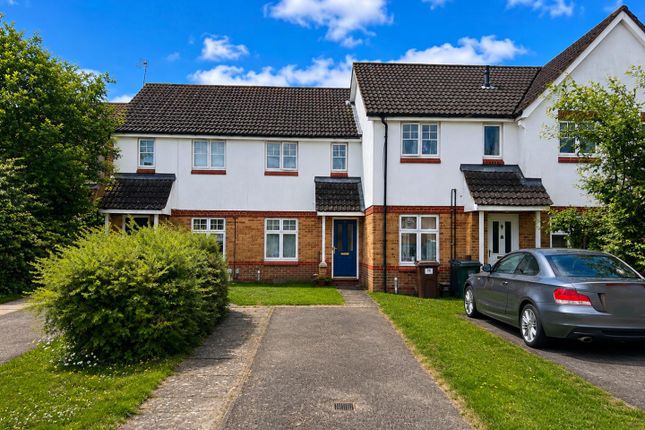 2 bed property, in Gordon Close, £270,000