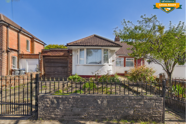 2 bed property, in Darley Avenue, £220,000