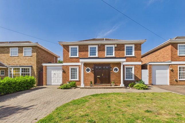 5 bed property, in Chiltern Road, £975,000