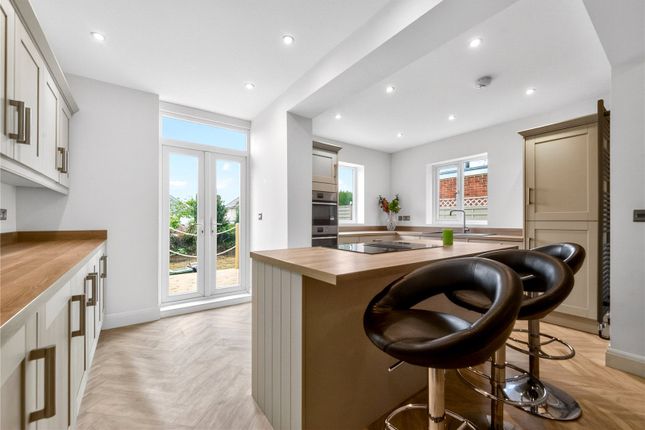 4 bed property, in Smithfield Road, £367,500