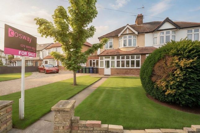 4 bed property, in Church Close, £725,000