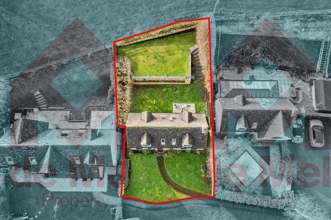 2 bed property, in Cockbury Court, £490,000