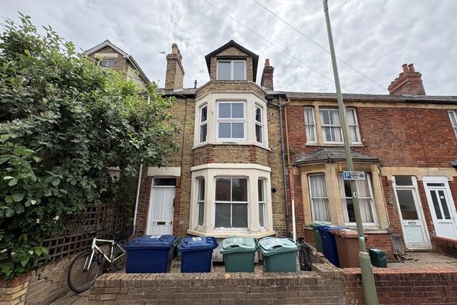 1 bed property, in White House Road, £140,000
