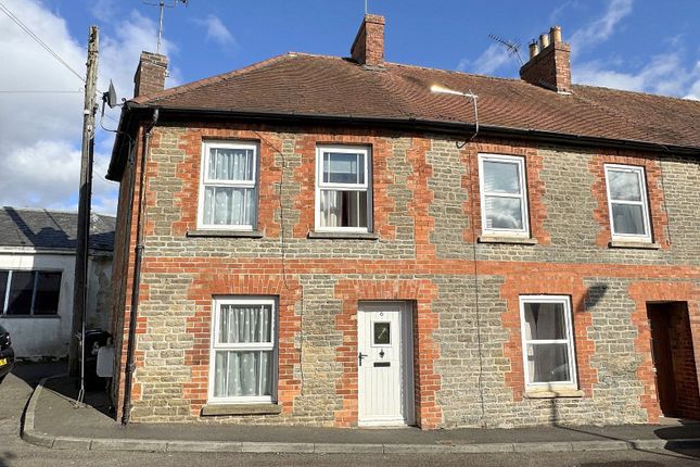 2 bed property, in Priory Villas, £144,000