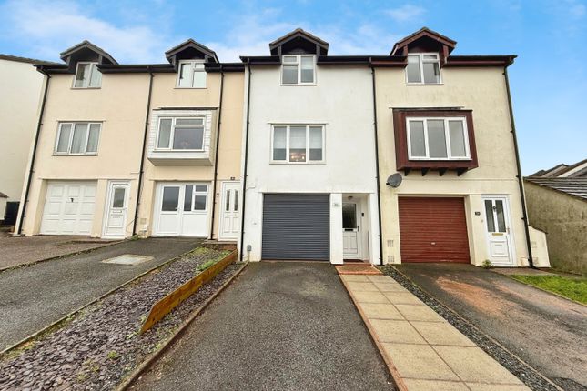 2 bed property, in Elliott Close, £280,000
