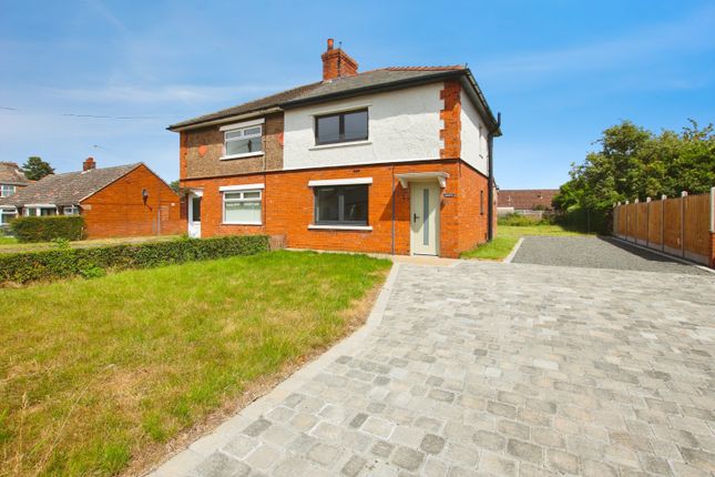 2 bed property, in Main Street, £250,000