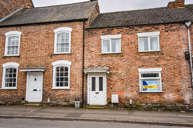 2 bed property, in Salter Street, £235,000