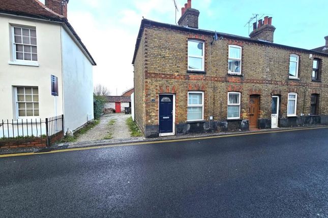 2 bed property, in Maldon Road, £185,000