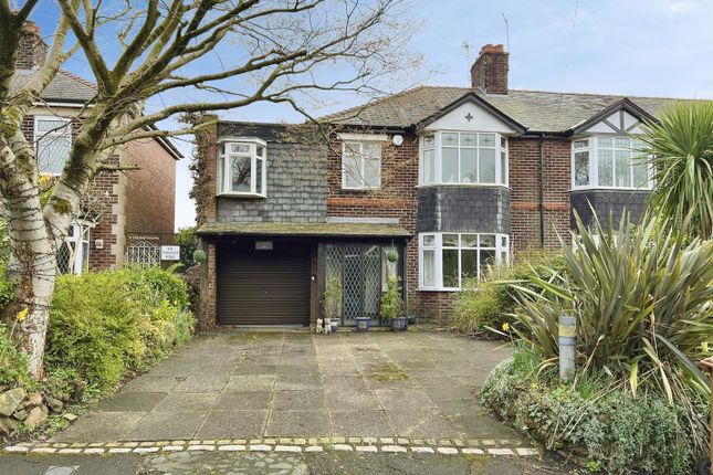 5 bed property, in Waggs Road, £380,000