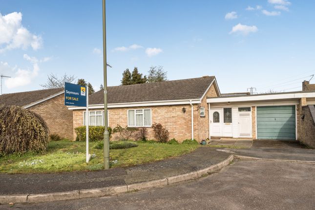 3 bed property, in Byfleet, £560,000