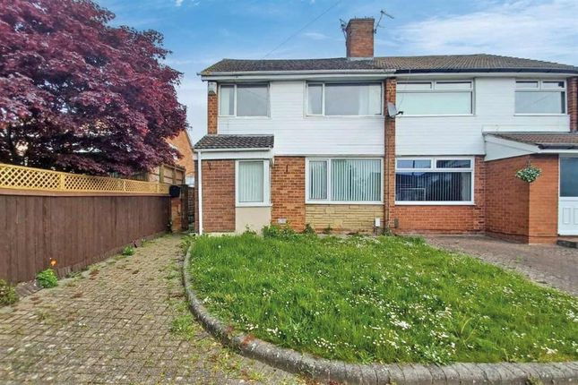 3 bed property, in Debra Close, £155,000