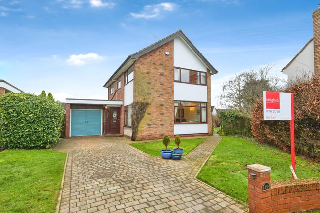 4 bed property, in Belvedere Close, £390,000