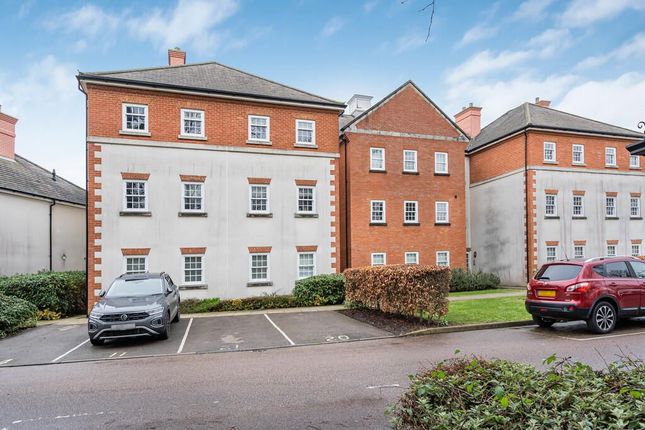 2 bed property, in Gawton Crescent, £299,950
